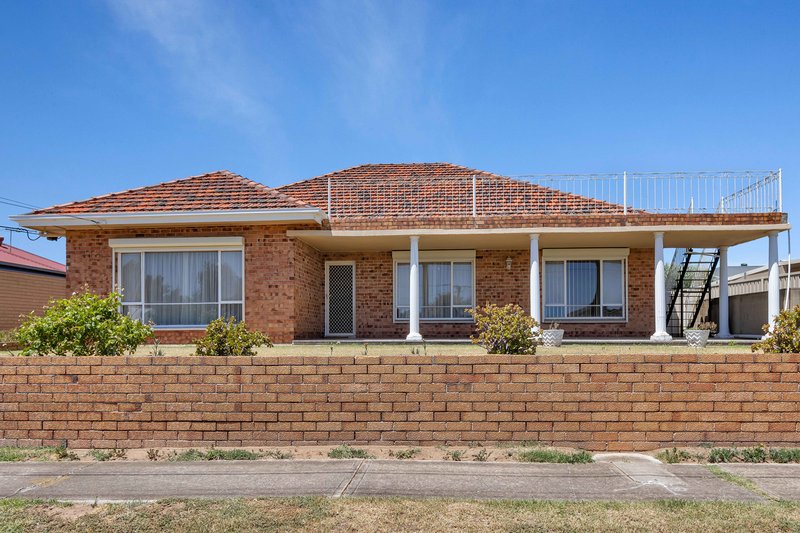 Photo - 6 Thornton Street, Findon SA 5023 - Image 2