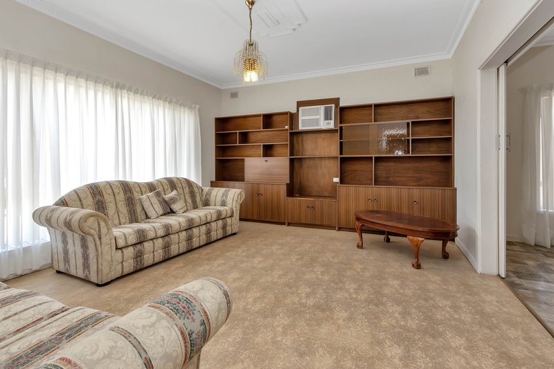 Photo - 6 Thornton Street, Findon SA 5023 - Image 7