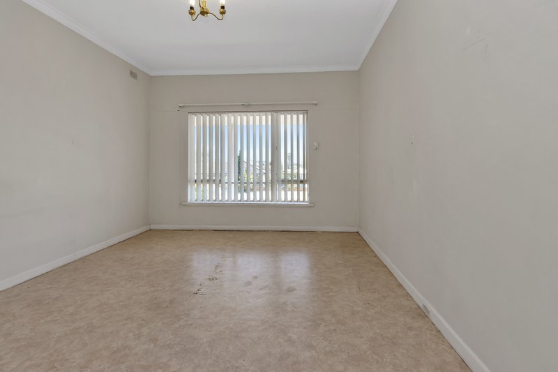 Photo - 6 Thornton Street, Findon SA 5023 - Image 10