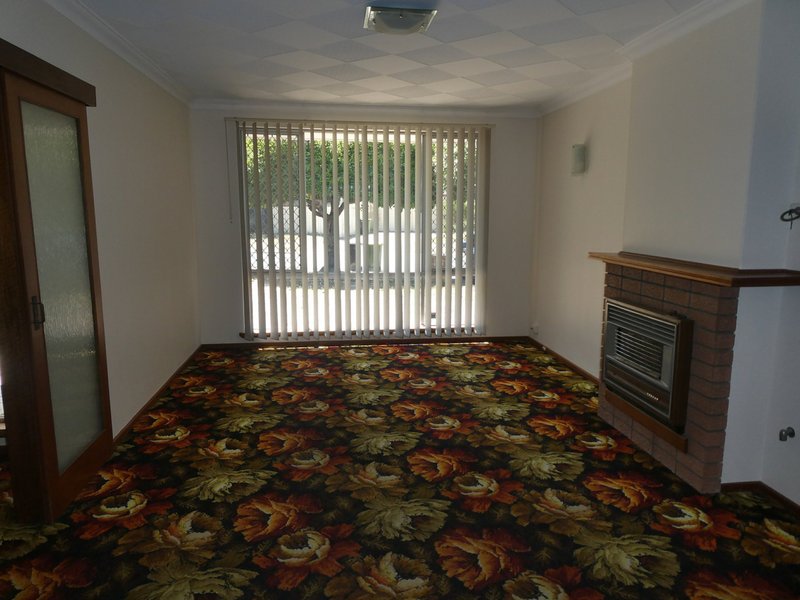 Photo - 6 Thursley Way, Gosnells WA 6110 - Image 9