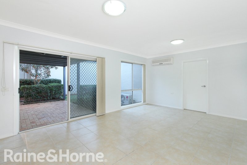 Photo - 6 Tilbury Avenue, Stanhope Gardens NSW 2768 - Image 4