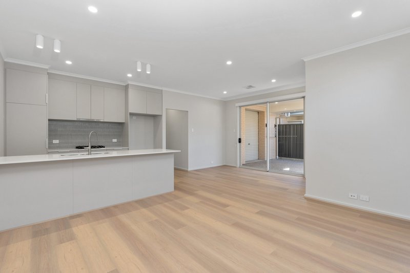 Photo - 6 Tiller Drive, Seaford SA 5169 - Image 2