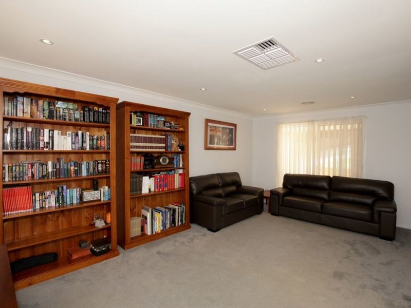 Photo - 6 Tolland Close, Tolland NSW 2650 - Image 4