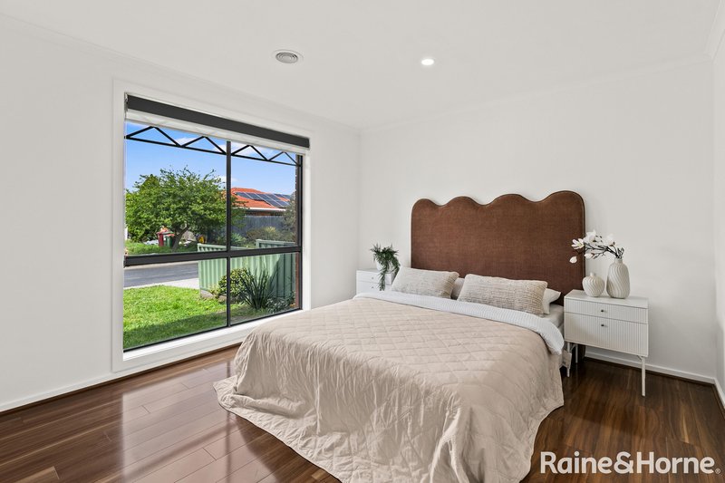 Photo - 6 Tolson Court, Roxburgh Park VIC 3064 - Image 8