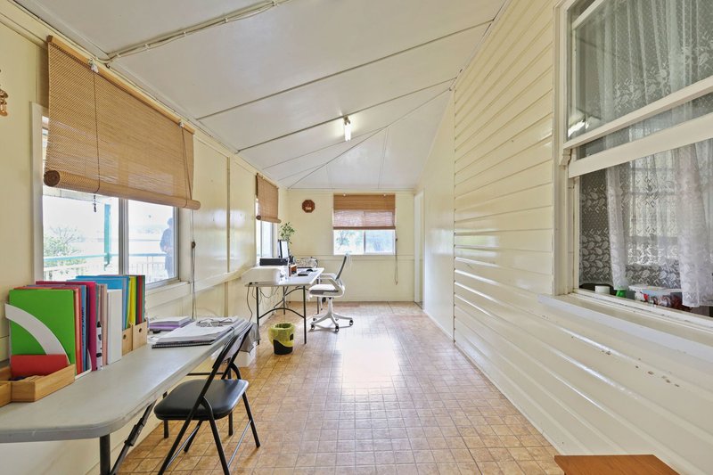 Photo - 6 Tooth Street, Nobby QLD 4360 - Image 15