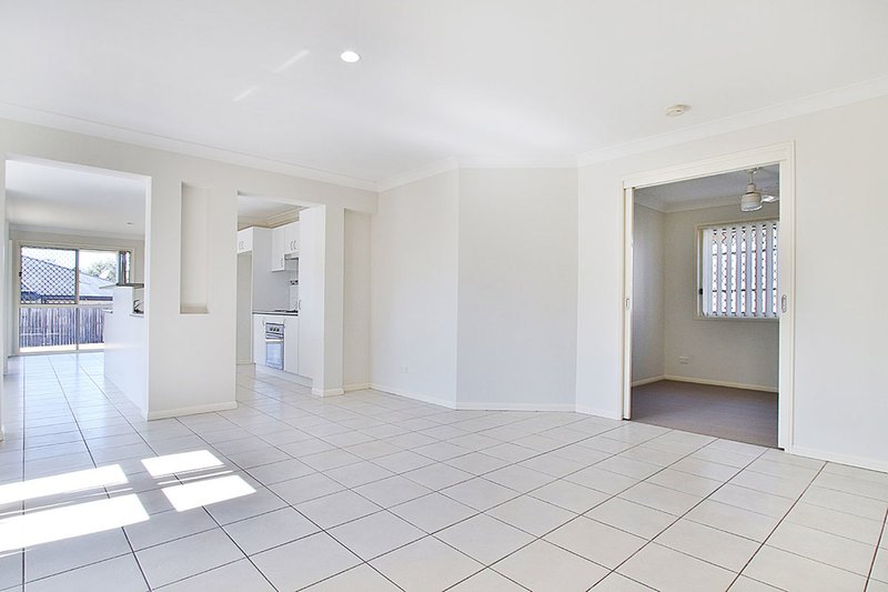 Photo - 6 Toronto Court, Brassall QLD 4305 - Image 6