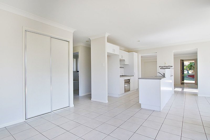 Photo - 6 Toronto Court, Brassall QLD 4305 - Image 7