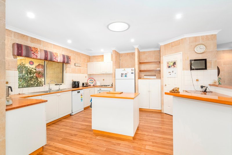 Photo - 6 Torquay Place, Tarcoola Beach WA 6530 - Image 3