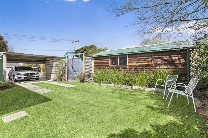 Photo - 6 Torwood Avenue, Glen Waverley VIC 3150 - Image 12