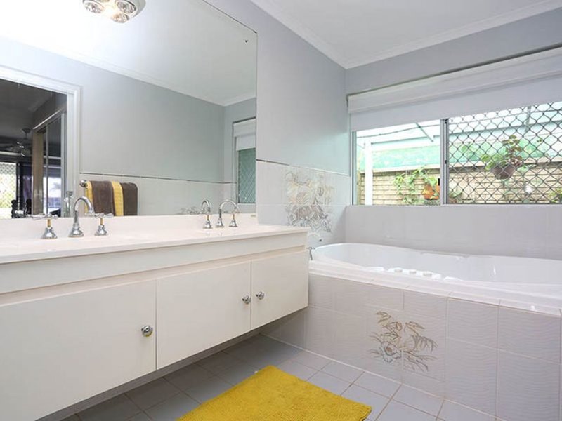 Photo - 6 Tradewinds Drive, Banksia Beach QLD 4507 - Image 10