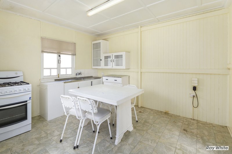 Photo - 6 Tregair Street, Newtown QLD 4305 - Image 8