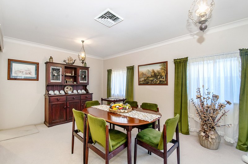 Photo - 6 Trevor Place, Castle Hill NSW 2154 - Image 3