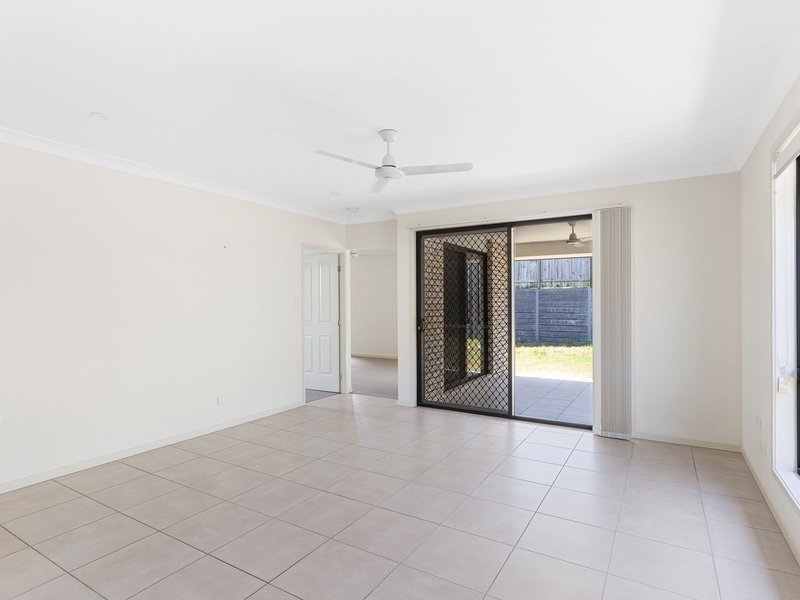 Photo - 6 Trevorrow Way, Ripley QLD 4306 - Image 4