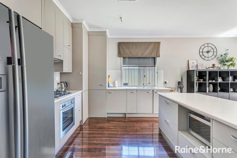 6 Tristania Rise, Huntfield Heights SA 5163