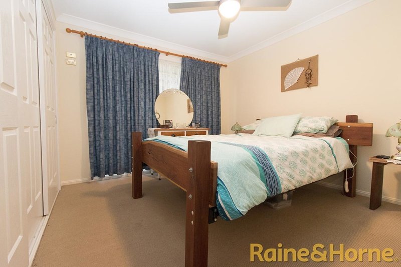 Photo - 6 Tulloch Place, Dubbo NSW 2830 - Image 7