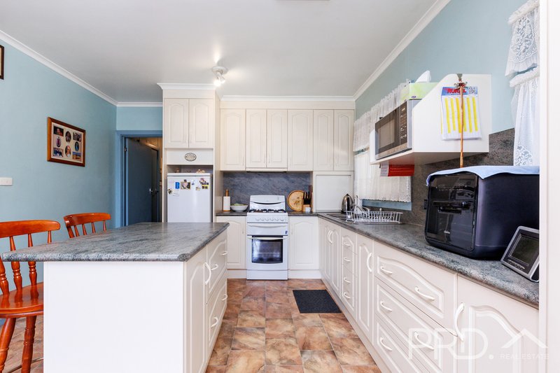 Photo - 6 Tumut Street, Tumut NSW 2720 - Image 5