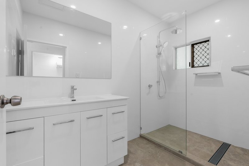 Photo - 6 Turner Street, Whitfield QLD 4870 - Image 6