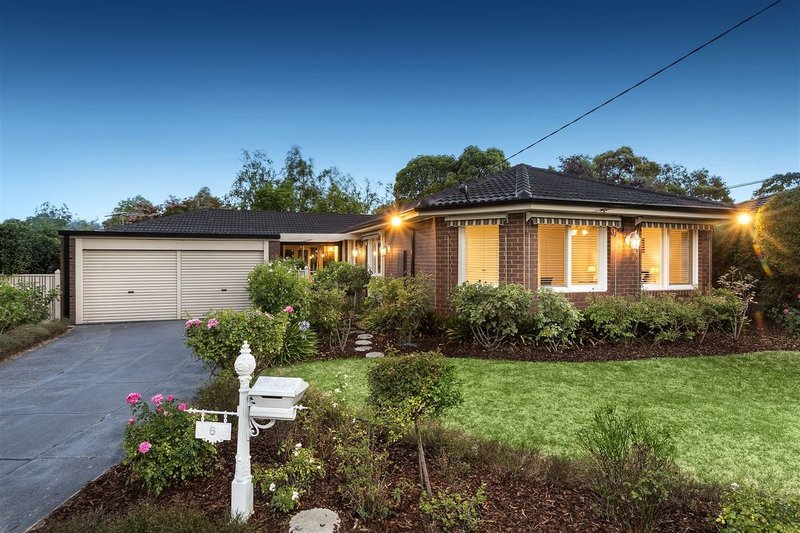 6 Tweed Court, Glen Waverley VIC 3150