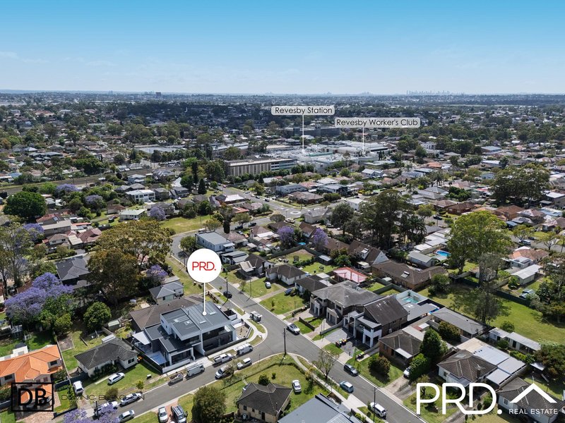 Photo - 6 Tyalgum Ave , Panania NSW 2213 - Image 2