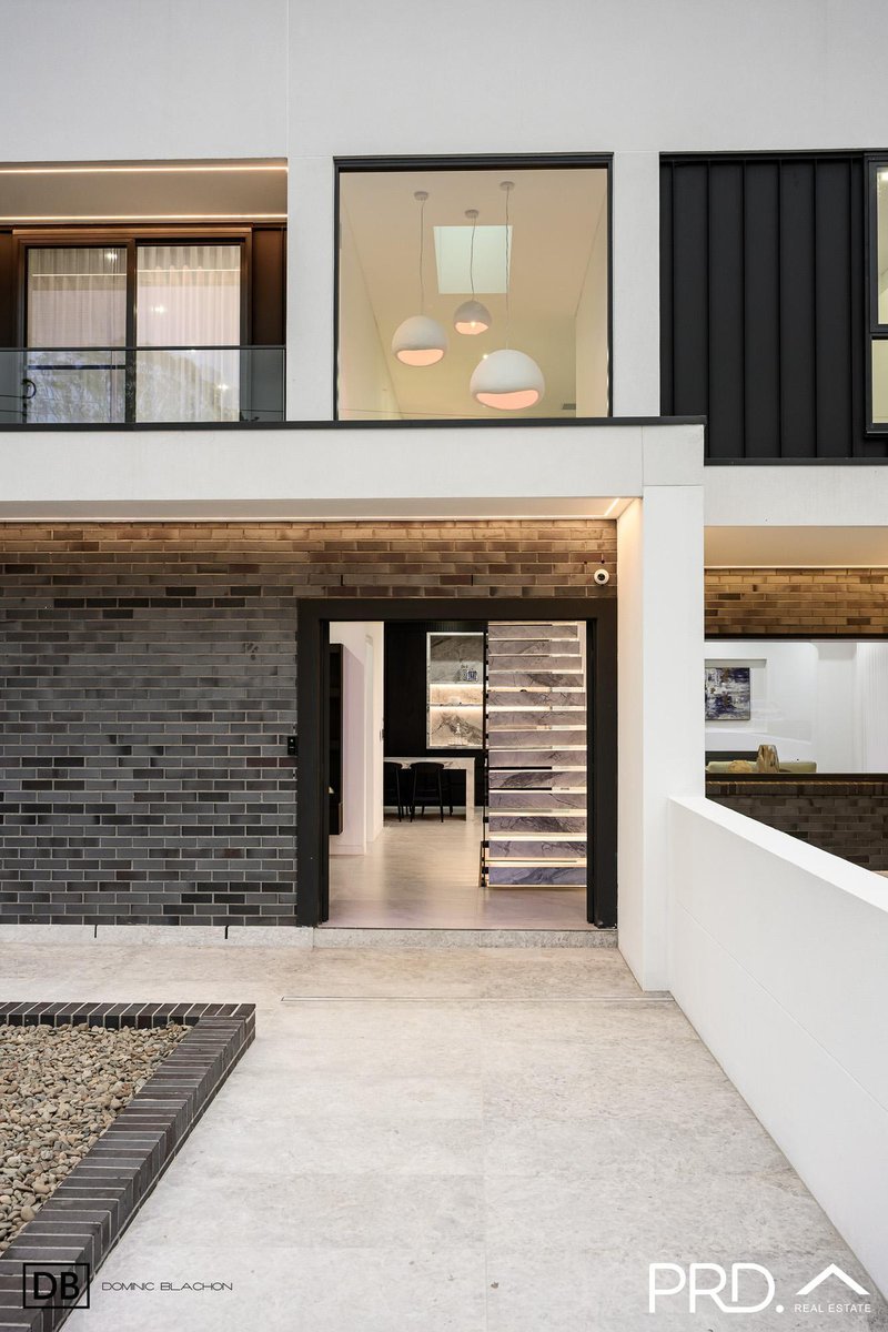 Photo - 6 Tyalgum Ave , Panania NSW 2213 - Image 3