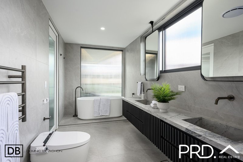 Photo - 6 Tyalgum Ave , Panania NSW 2213 - Image 17