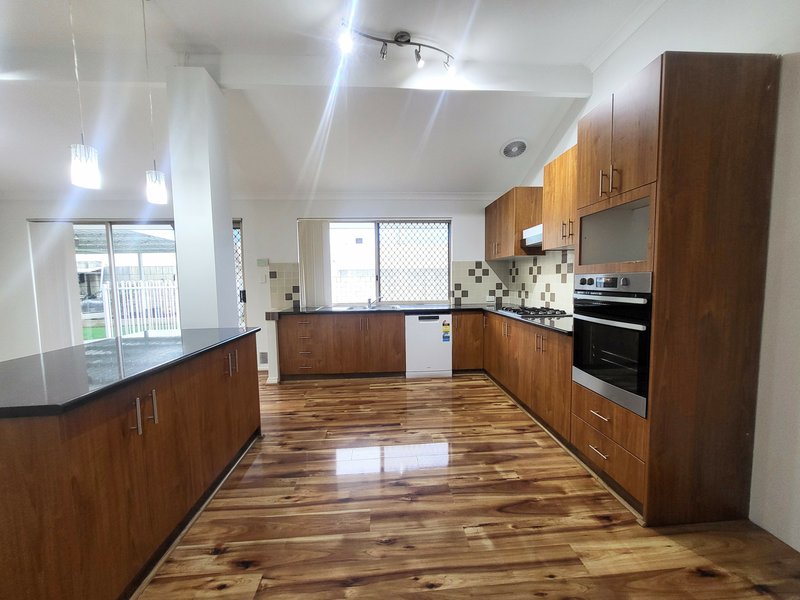 Photo - 6 Tylee Cove, Atwell WA 6164 - Image 3