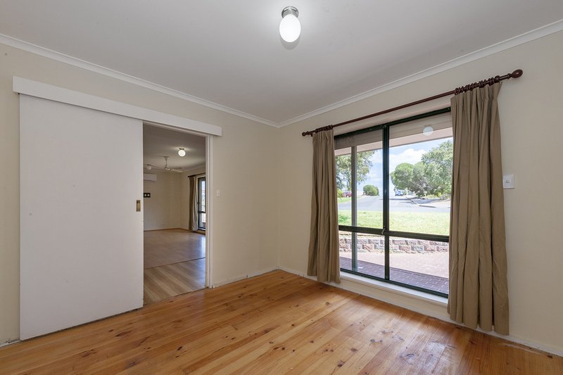 Photo - 6 Valleyview Crescent, Hackham West SA 5163 - Image 7