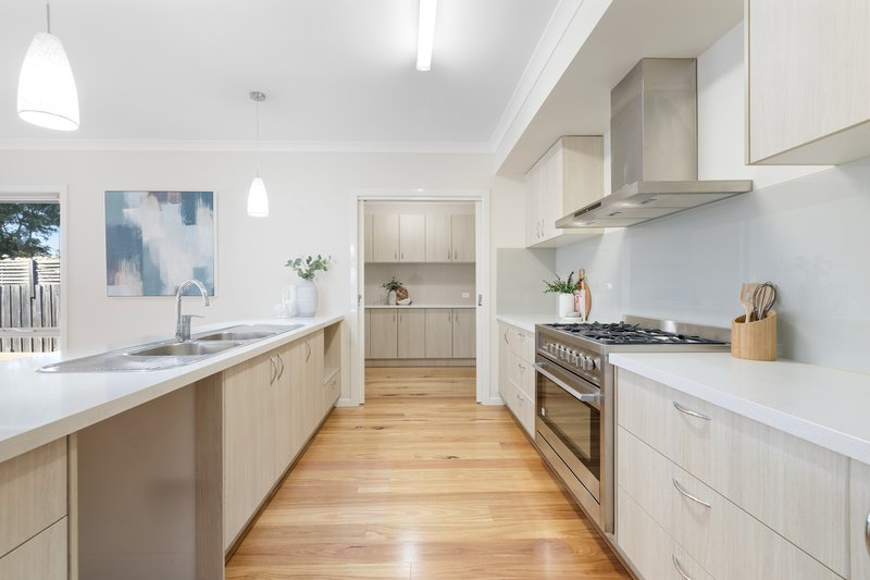 Photo - 6 Vera Street, Murrumbeena VIC 3163 - Image 7