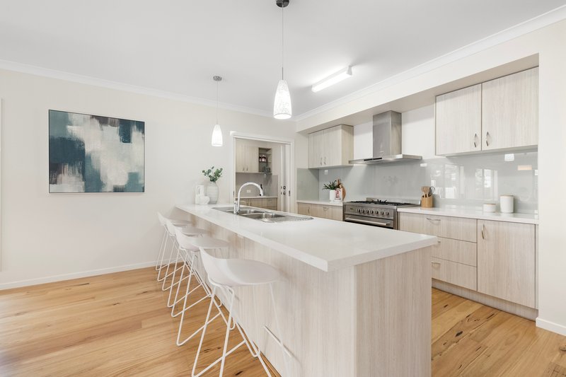 Photo - 6 Vera Street, Murrumbeena VIC 3163 - Image 8