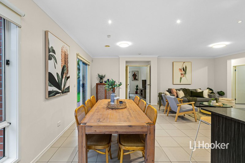 Photo - 6 Verdure Street, Point Cook VIC 3030 - Image 8