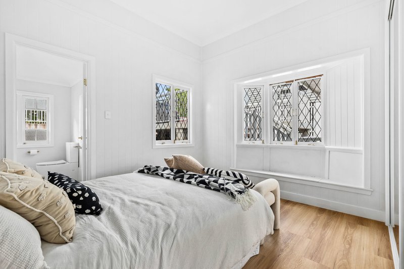 Photo - 6 Victoria Crescent, Toowong QLD 4066 - Image 3