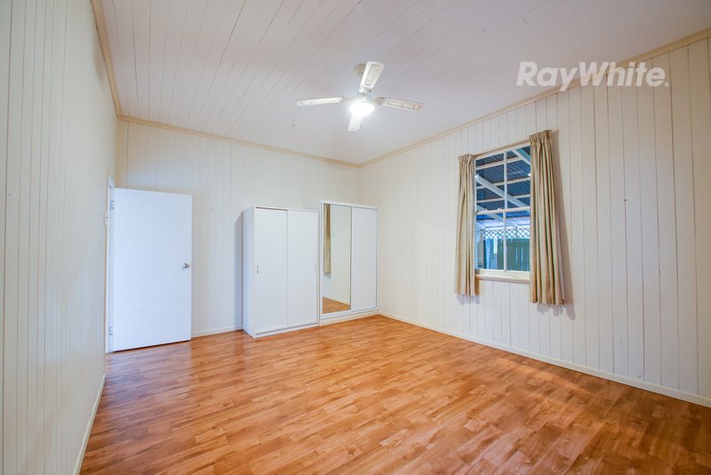 Photo - 6 Vineyard Street, One Mile QLD 4305 - Image 5