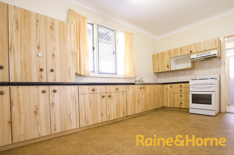 Photo - 6 Vixen Street, Withers WA 6230 - Image 5