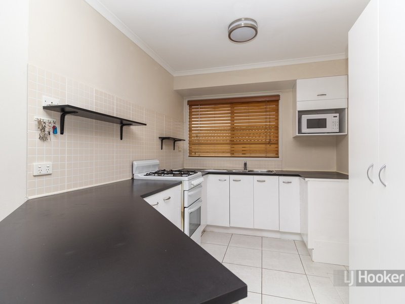 Photo - 6 Wade Court, Boronia Heights QLD 4124 - Image 2