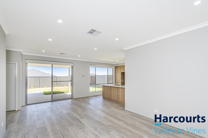 Photo - 6 Walker Road, Bullsbrook WA 6084 - Image 6