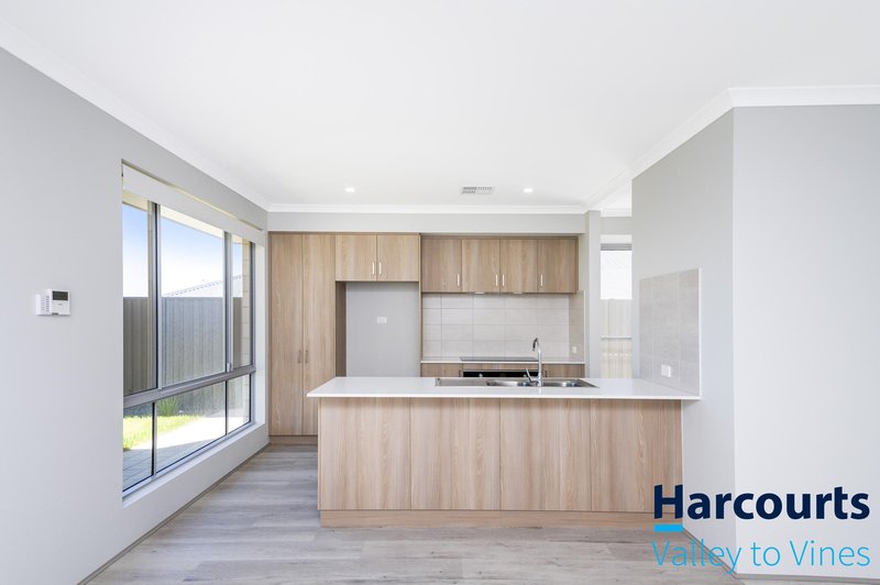 Photo - 6 Walker Road, Bullsbrook WA 6084 - Image 7
