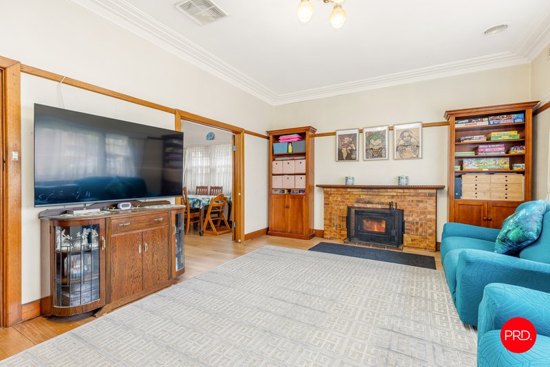 Photo - 6 Wallace Avenue, Flora Hill VIC 3550 - Image 5