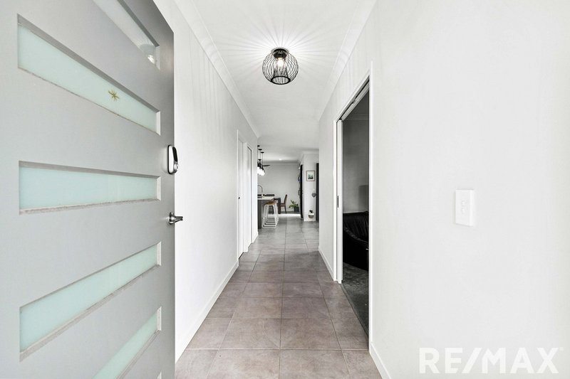 Photo - 6 Wallace Crt , Urangan QLD 4655 - Image 3