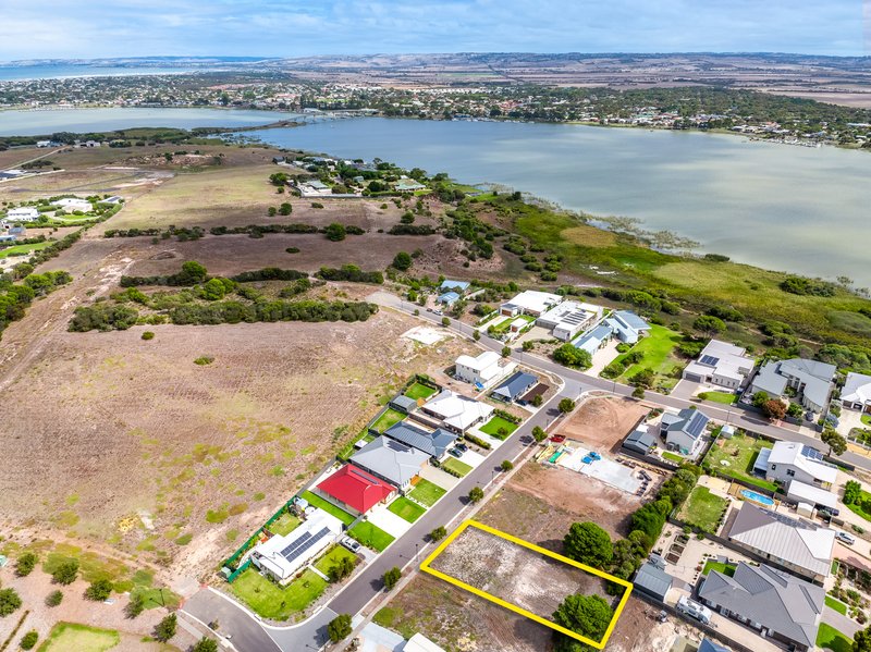 Photo - 6 Wallace Street, Hindmarsh Island SA 5214 - Image 3