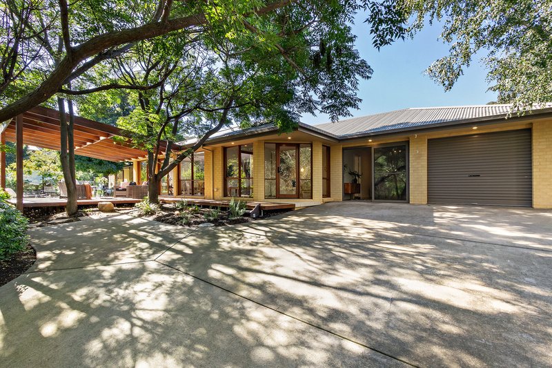 Photo - 6 Walter Close, Jerrabomberra NSW 2619 - Image 2