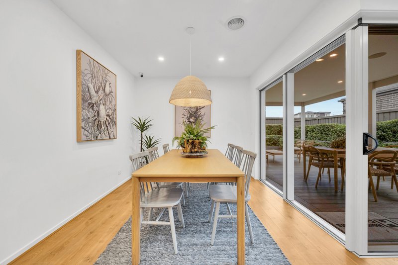 Photo - 6 Wanderer Road, Sunbury VIC 3429 - Image 7