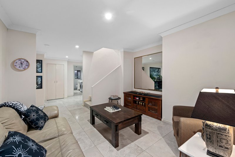 Photo - 6 Warandoo Street, Jindalee QLD 4074 - Image 13