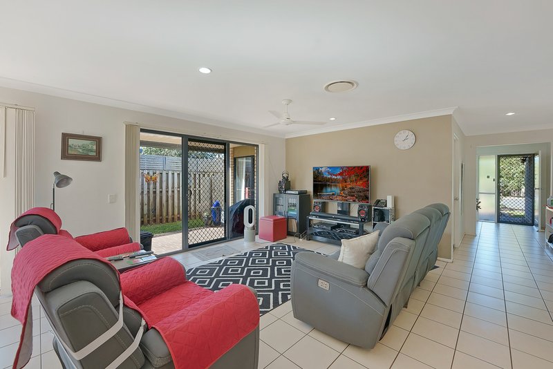 Photo - 6 Waratah Court, Kallangur QLD 4503 - Image 9