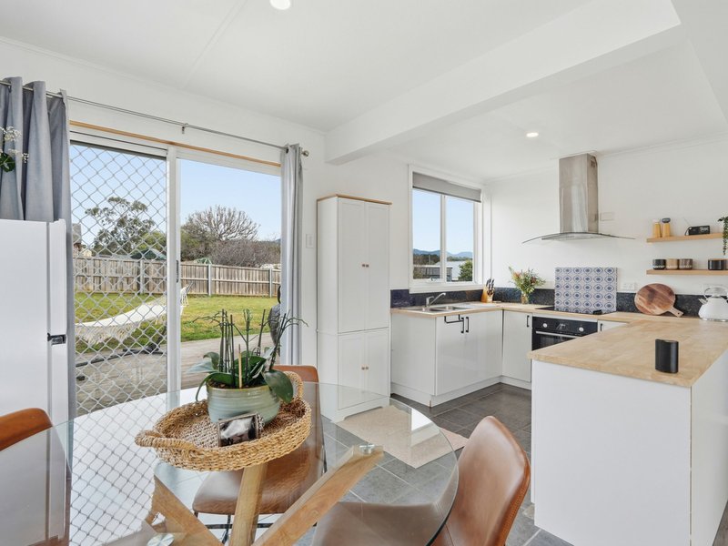 Photo - 6 Waratah Road, Risdon Vale TAS 7016 - Image 4