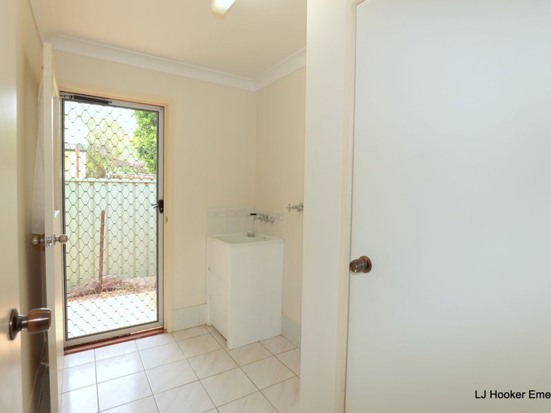 Photo - 6 Ward Place, Emerald QLD 4720 - Image 14