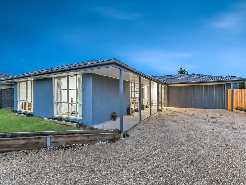 6 Ware Place, Berwick VIC 3806