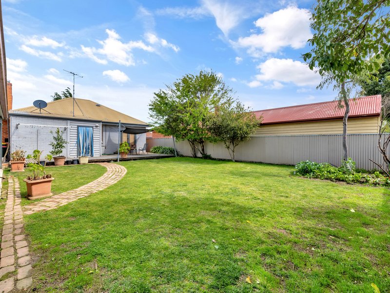 Photo - 6 Wareena Street, Wangaratta VIC 3677 - Image 11