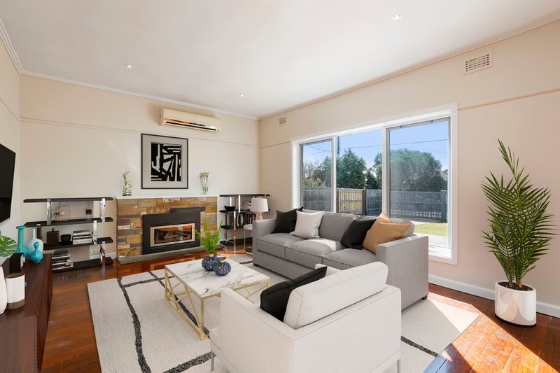 Photo - 6 Warren Road, Cheltenham VIC 3192 - Image 7