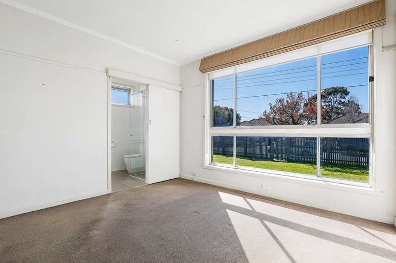 Photo - 6 Warren Road, Cheltenham VIC 3192 - Image 13