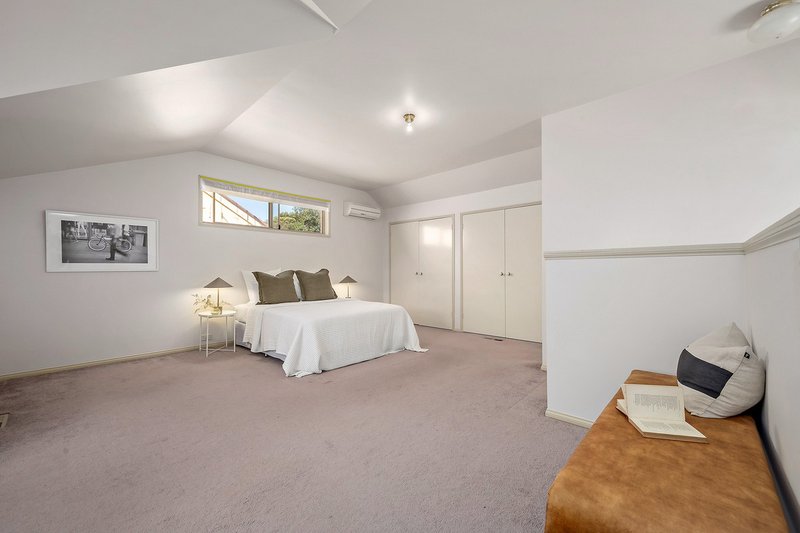 Photo - 6 Watchorn Close, Holt ACT 2615 - Image 9